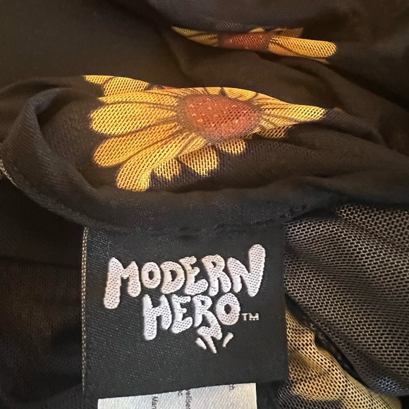 🆕 🌻- MODERN HERO Sunflower 🌻Crop Top - Picture 12 of 13